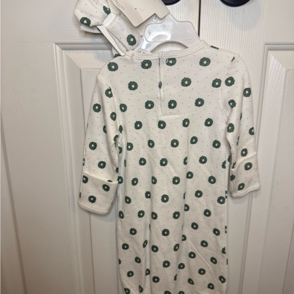 New w tagsStarting Out White Holiday Wreath Print Sleep Sack with Red Bow Accent - Picture 6 of 6